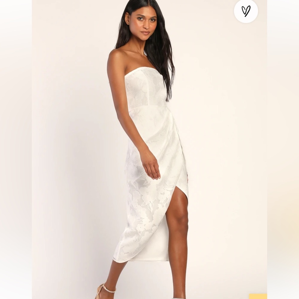 NWT size large Lulus Dreamy White Floral Burnout Jacquard Strapless Midi dress
